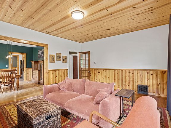 4th image of 5461 State St