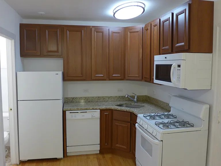 Cleveland Apartments — Photo 14