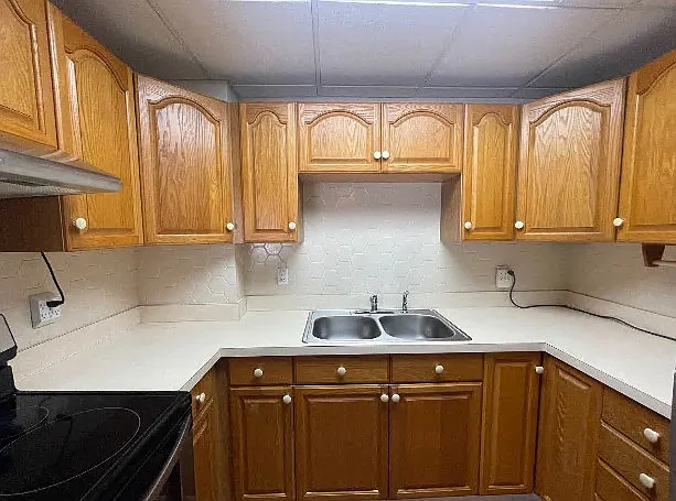 2 bed, 1004 sqft, $2,300 — Photo 2