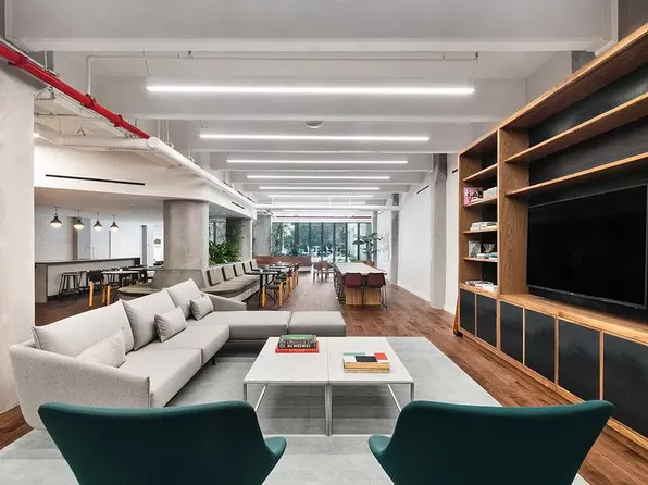 184 Kent Avenue image 12 of 13