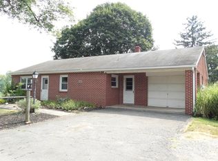 696 E Millport Rd, Lititz, PA 17543