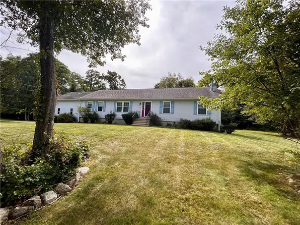 2037 Crandall Rd, Tiverton, RI 02878