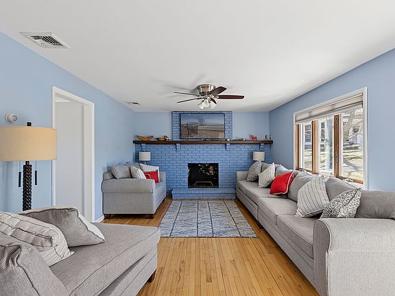 3rd image of 11 Carter Ln