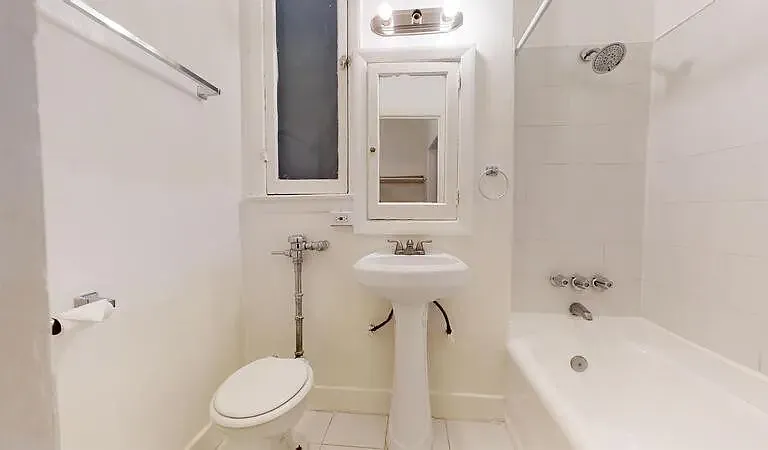 21 Westminster Ave #107 — Photo 8