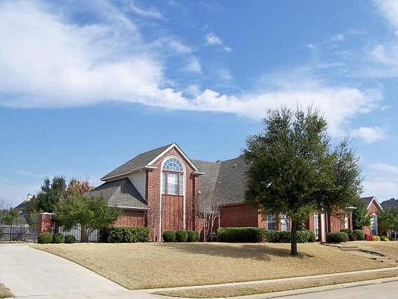 3rd image of 1606 Royal Ln