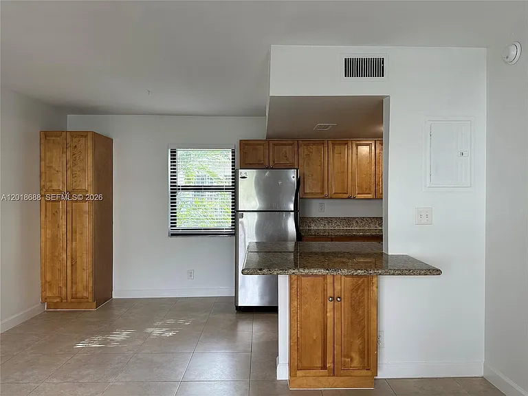 2705 NE 9th Ave #203 — Photo 6