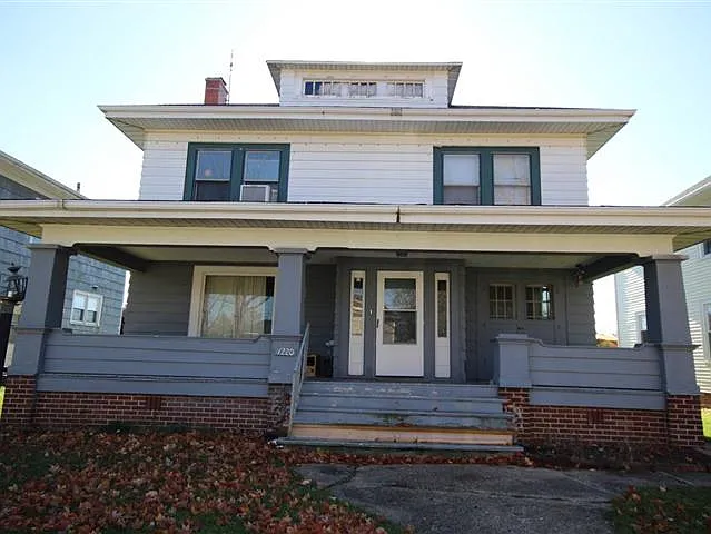 1220 Lynn Ave photo 1