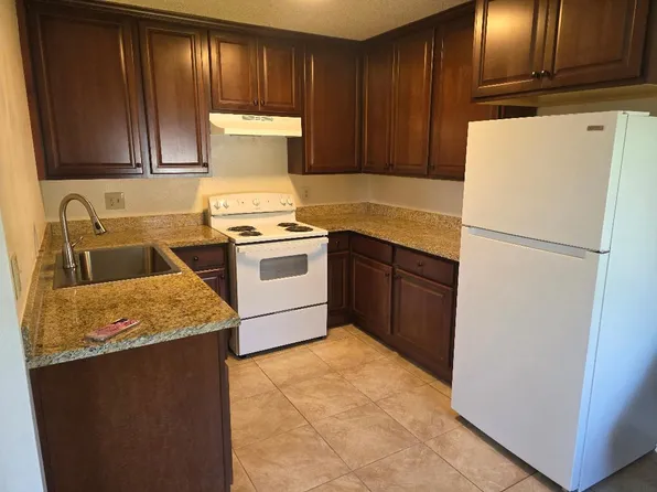 407 N Church St #H, Lodi, CA 95240