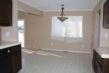 5th image of 45489 Holmes Dr