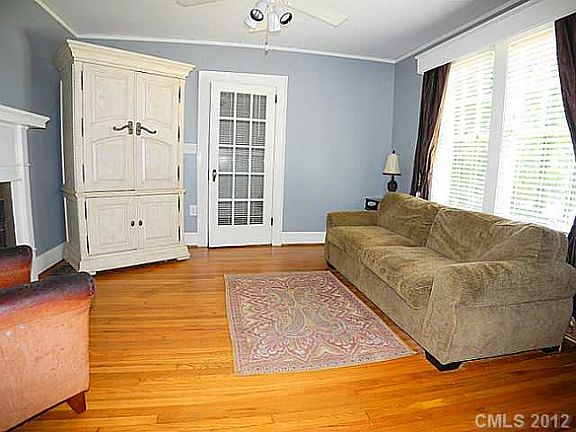 5th image of 422 N Aspen St