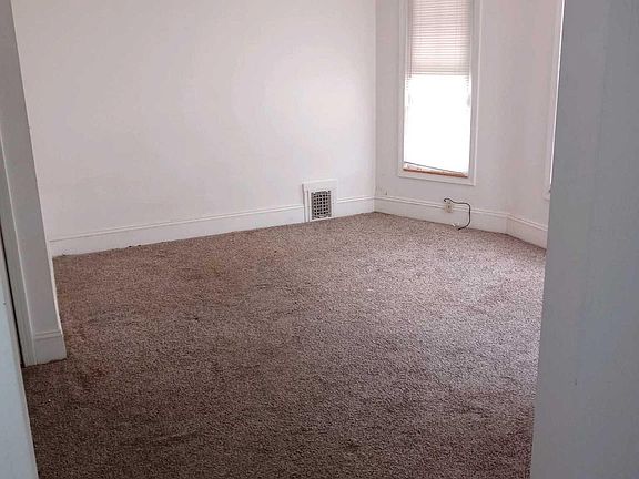 3rd image of 209 S Pennsylvania Ave #4