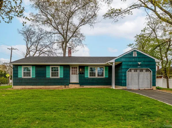 171 W 16th Street, Deer Park, NY 11729