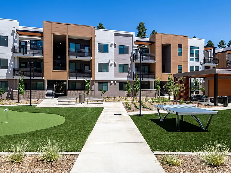 Sutter Green Apartments — Photo 25