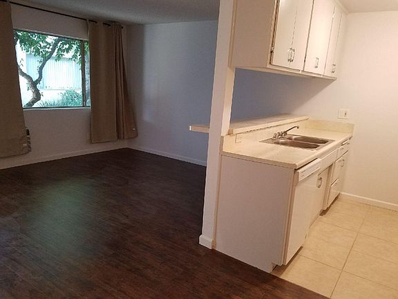 5th image of 5809 Reseda Blvd APT 115