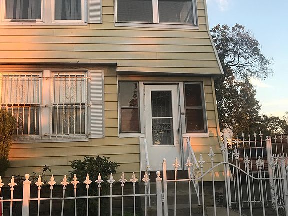 2nd image of 218 S Grove St