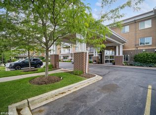 2220 Founders Dr #314, Northbrook, IL