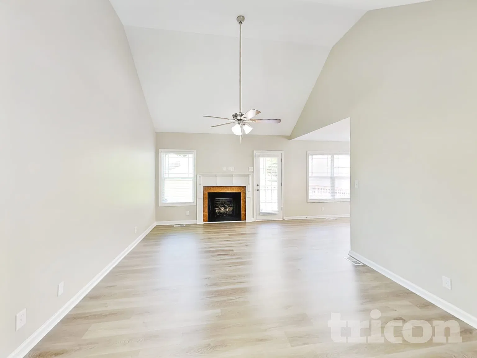 1013 Ishee Drive Clarksville TN — Photo 2