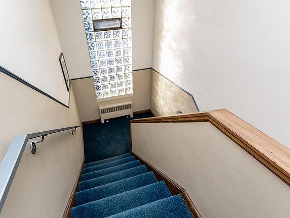4th image of 622 Snelling Ave S #1