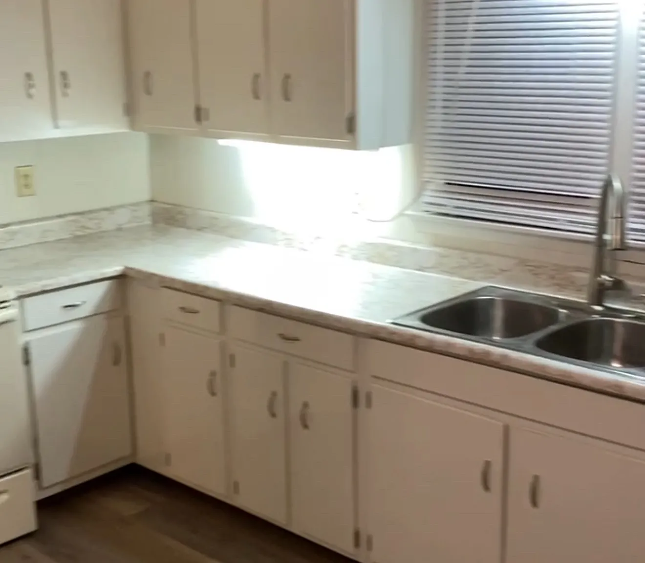 3 bed, 1.5 bath, 1650 sqft, $1,600 — Photo 4
