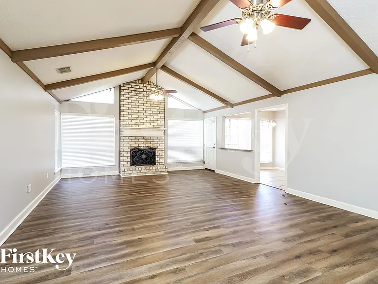 10715 Kirkvale Dr — Photo 3
