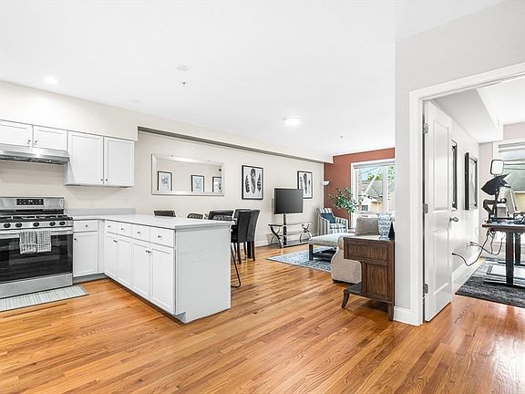 4th image of 15 Guild St #302