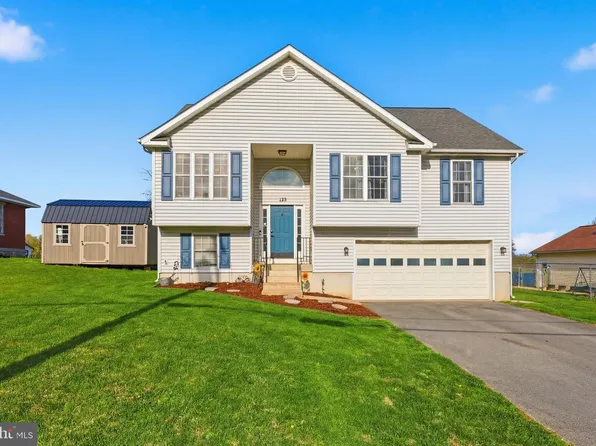 123 4th St, Shenandoah Junction, WV 25442