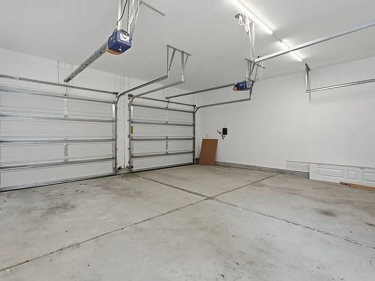 313 Lake View Dr — Photo 38
