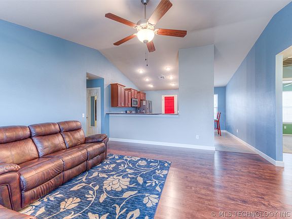 5th image of 8912 S 258th East Ave