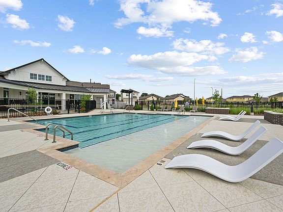 Katy Legacy apartments community photo