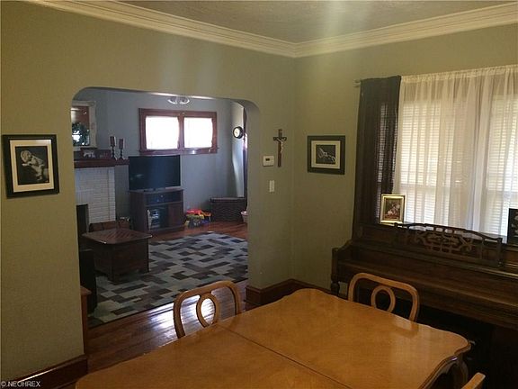 5th image of 3763 W 136th St