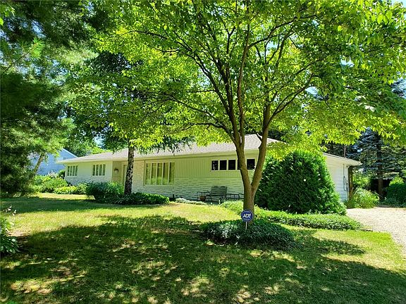 2nd image of 1402 Hardscrabble Blvd