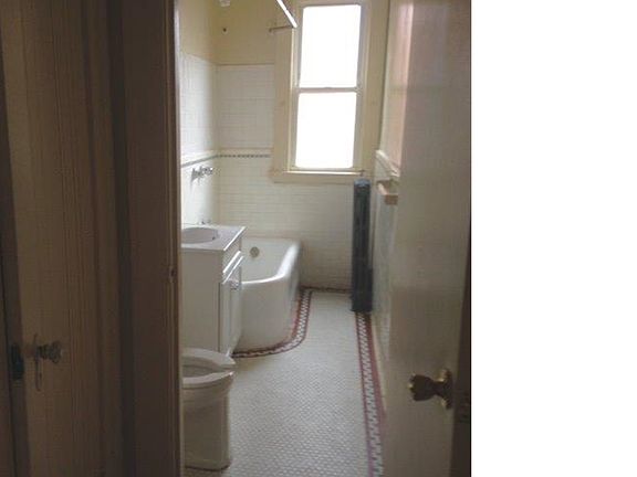 4th image of 22 Evergreen Ave APT C7