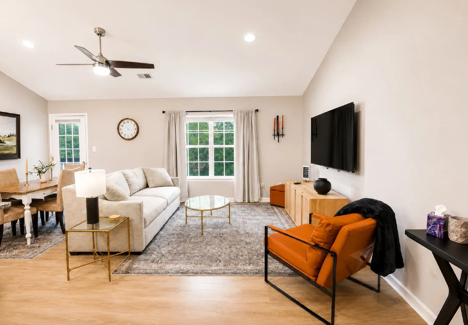 1 bed, 1.0 bath, $1,700 — Photo 3