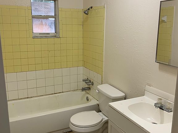 5th image of 402 Terry St