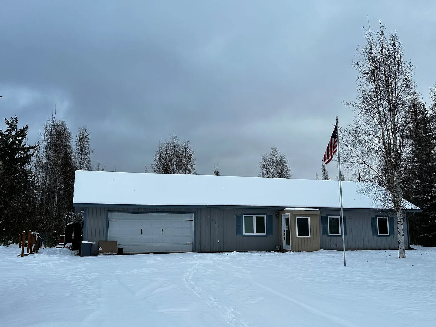 3 Bed/2 Bath/2 Car Garage/Pets Allowed — Photo 1