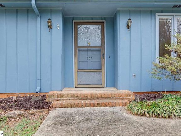 4th image of 607 Great Glen Ct
