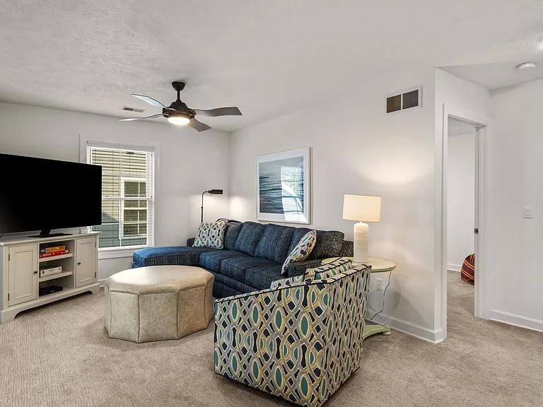 213 Midtown Dr — Photo 37