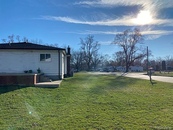 2nd image of 839 Gates Ave