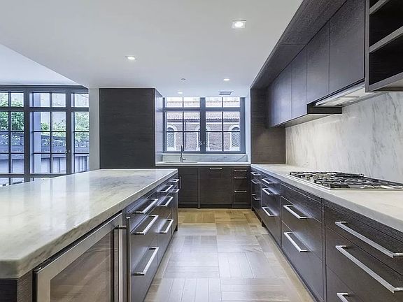 4th image of 500 W 21st St APT 3A