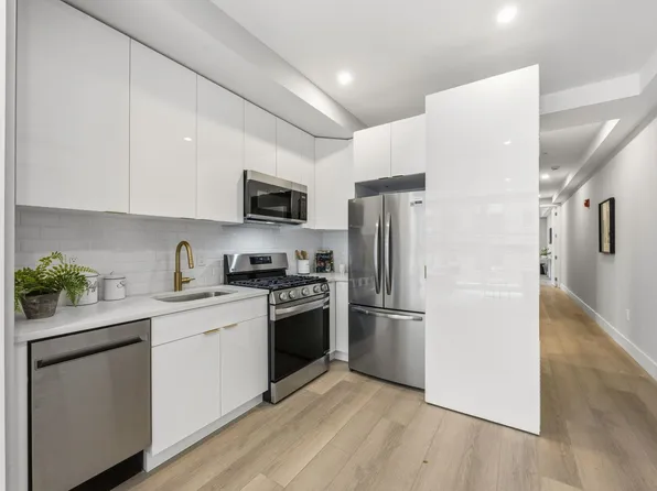 77 Van Reypen Street image 5 of 23