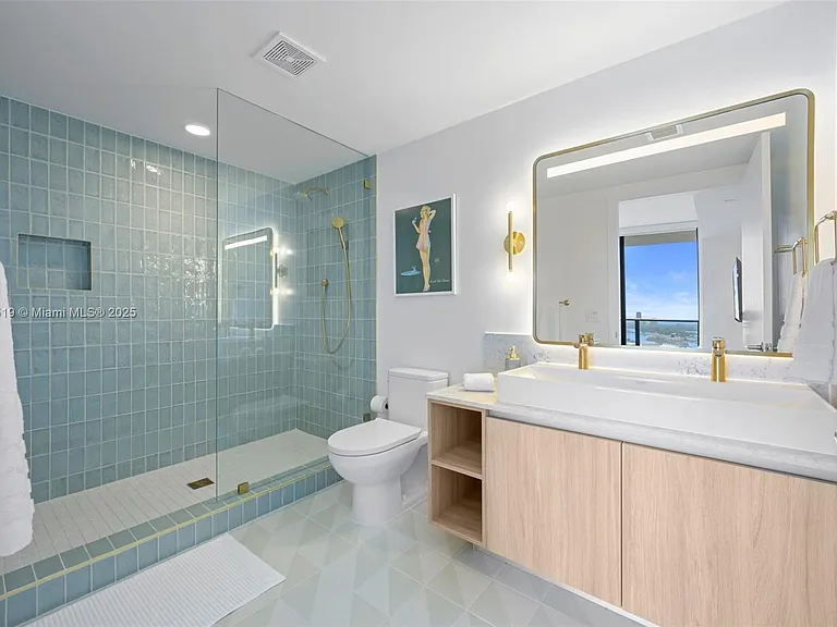 601 NE 1st Ave #3316 — Photo 11