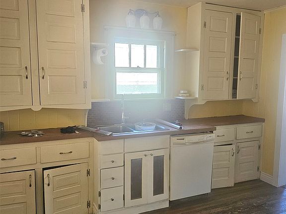4th image of 57 Louisa St