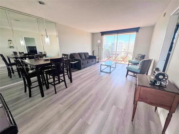 2930 Point East Dr APT E510, North Miami Beach, FL 33160