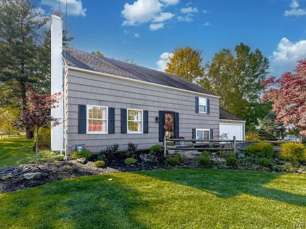 8927 Hurlburt Ln, Clarence, NY 14031