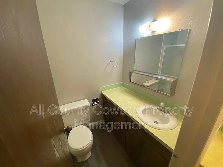 267 N 8th St #6 — Photo 8