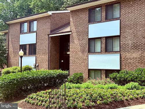1520 Northgate Sq #11B Photo 1