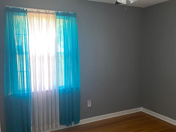 5th image of 2108 Lake Dr