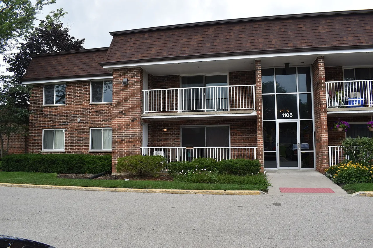 2 bed, 1000 sqft, $1,800 — Photo 1