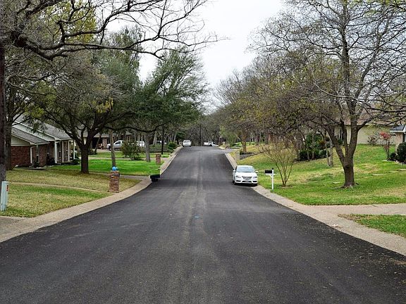 5th image of 7711 Hidden Hollow Dr