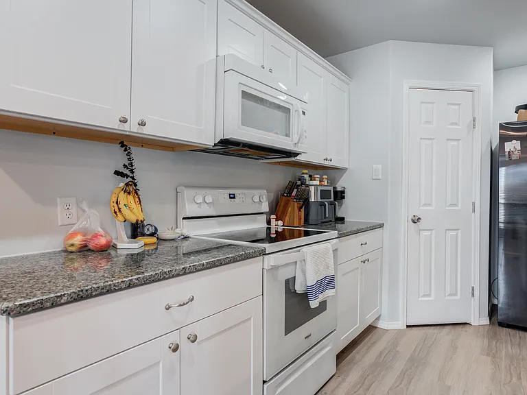 5501 Jarvis St #A — Photo 16